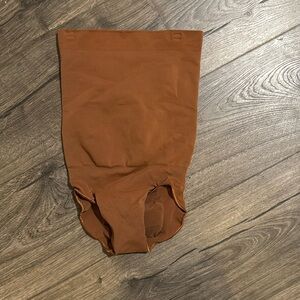 NWOB SKIMS high waist control